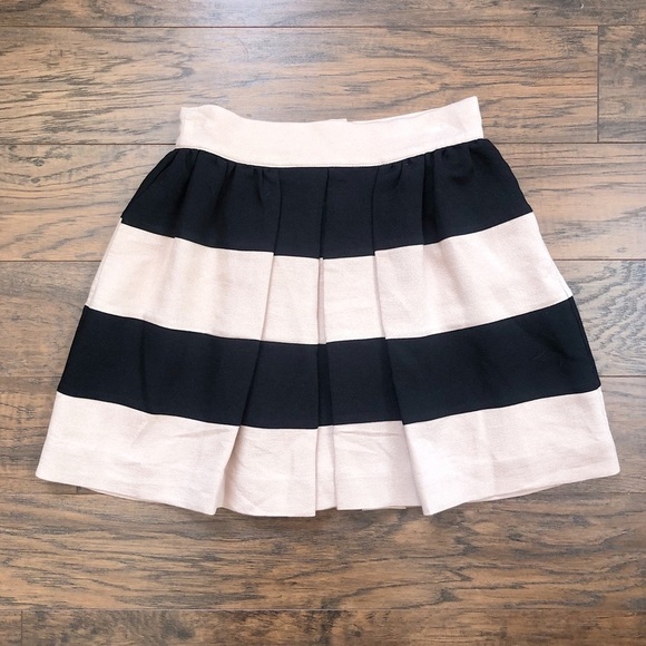 BCBGeneration • Pleated Mini Skirt tan black stripe Dark Buff pockets full - Picture 2 of 10